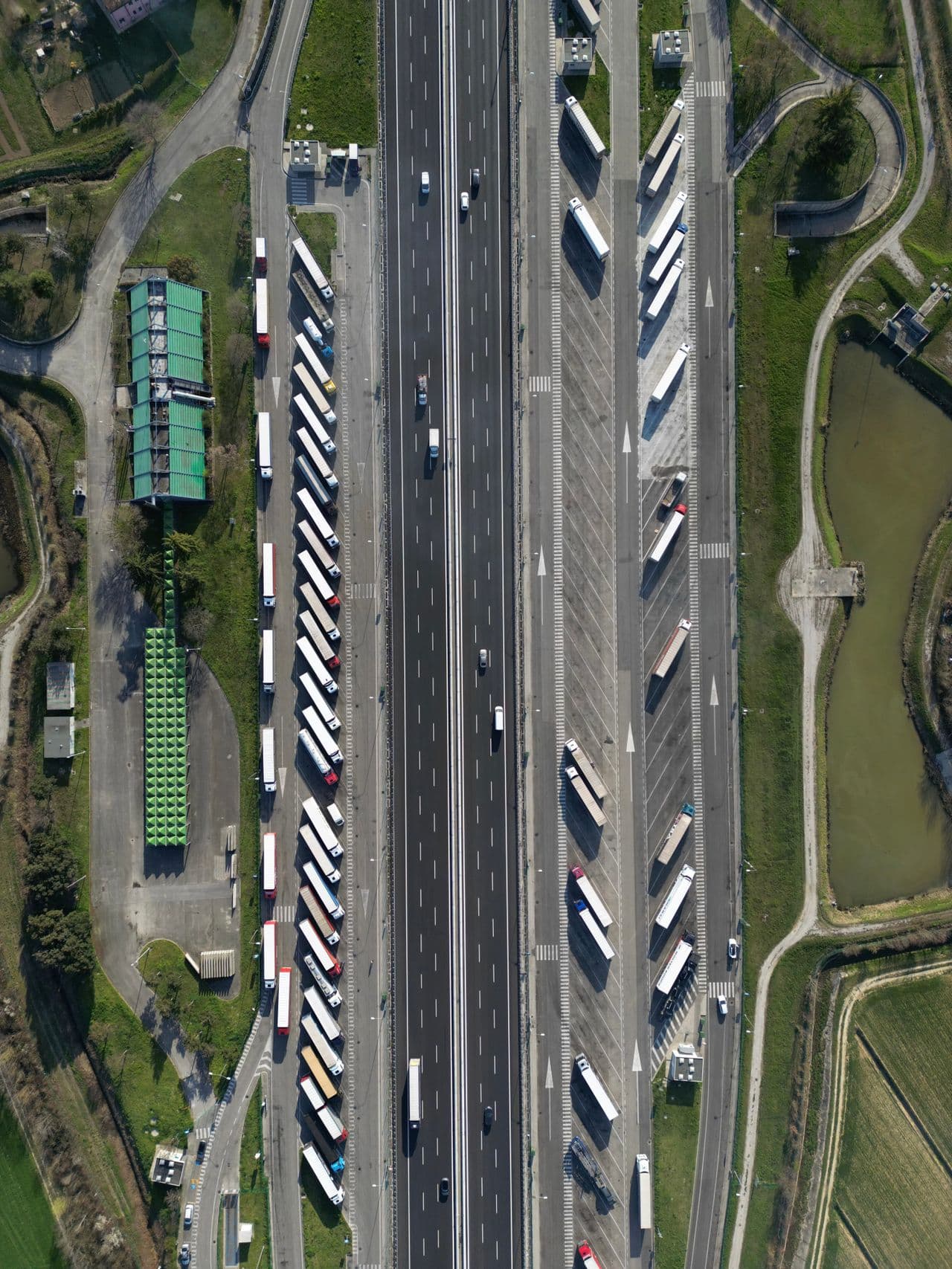 Logistics & Distribution photo